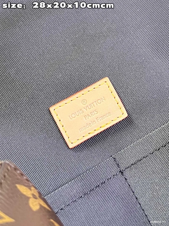 WIS BB CHANELUNY VUITTON LOUIS 1116